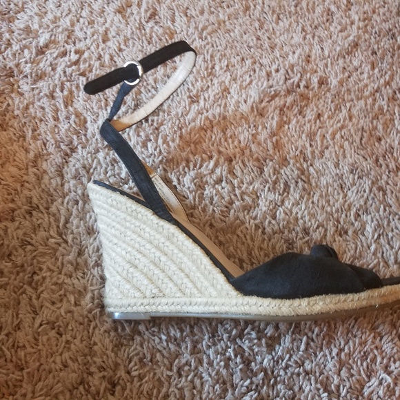 Women's Sandals - Picture 2 of 3